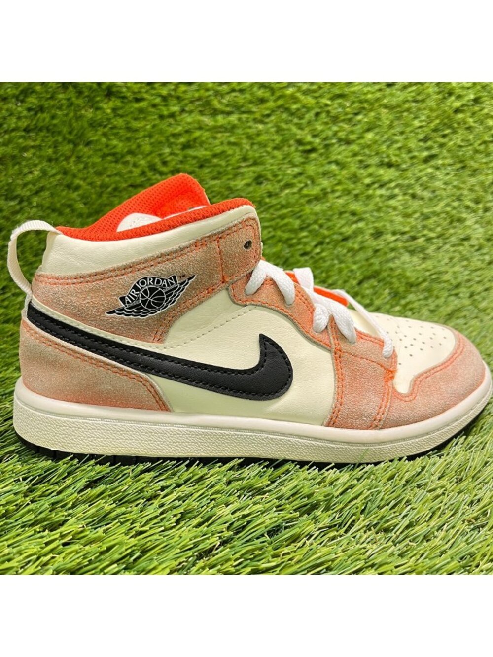 Nike Air Jordan 1 Mid SE Boys Size 2.5Y Orange Sail Basketball Shoes Sneakers